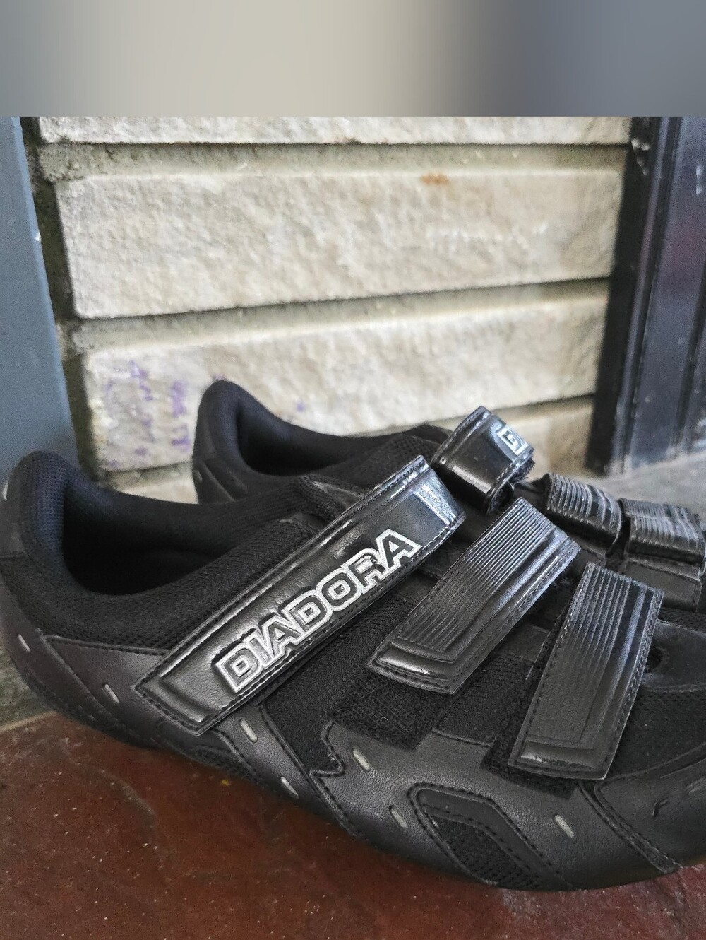 Diadora Men’s Black Athletic Cycling Shoes with Velcro Straps